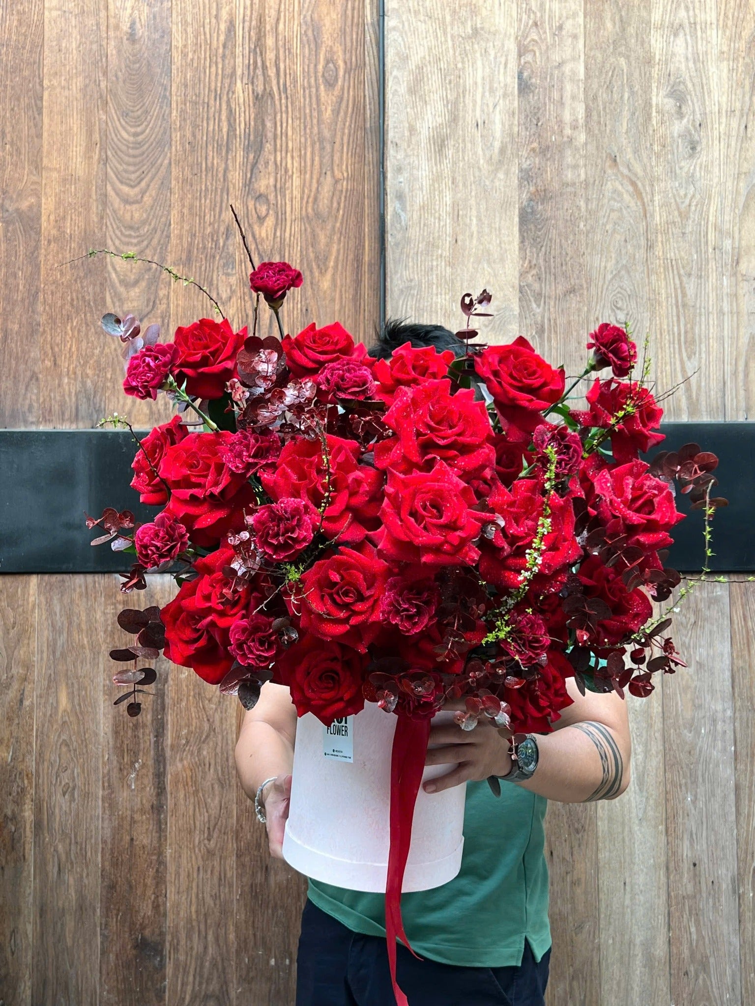 Luxury Floral Embrace Box — HH905